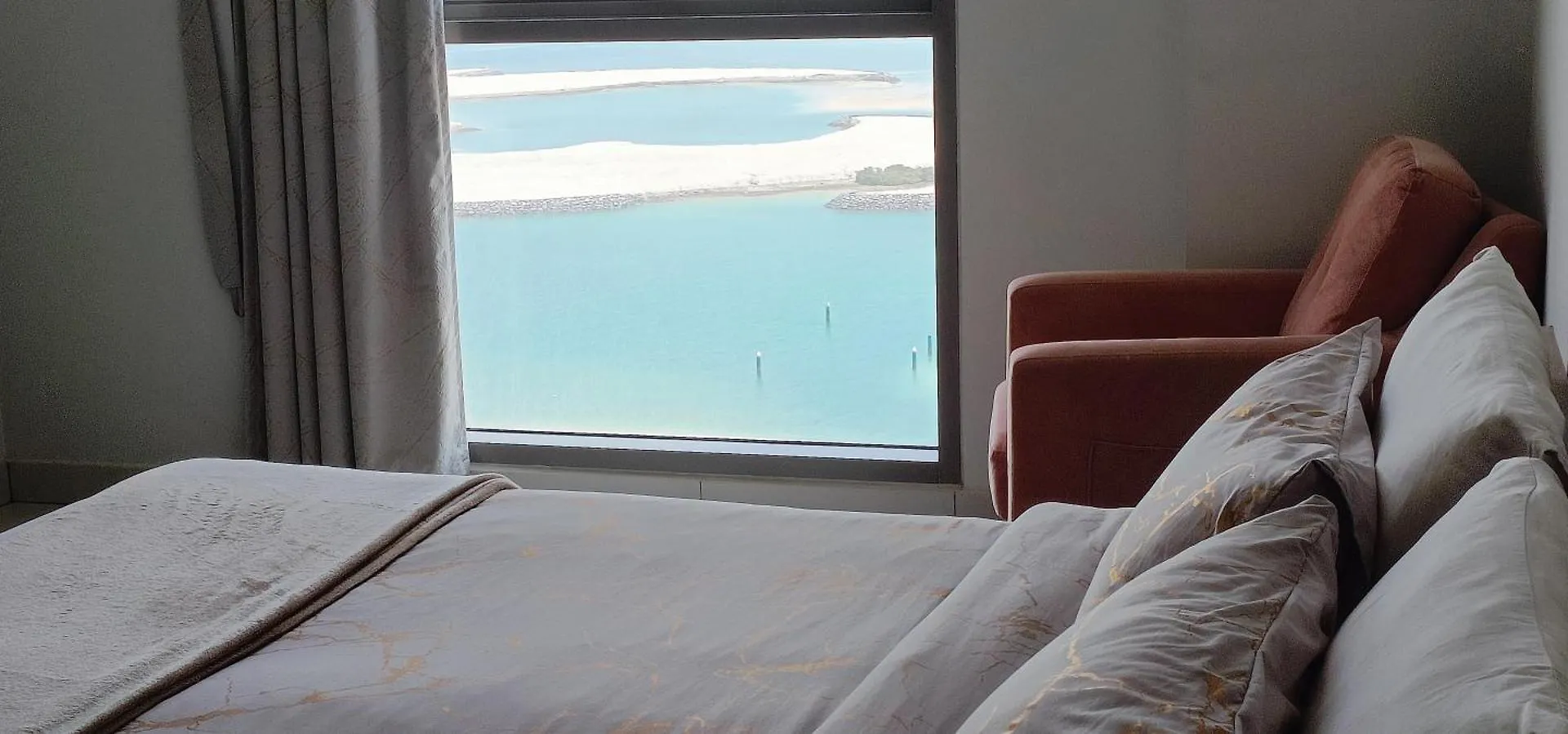 Upscale 2Br Apartment With A Complete View Of The Sea On Al Reem Island Abu Zabi 0*,